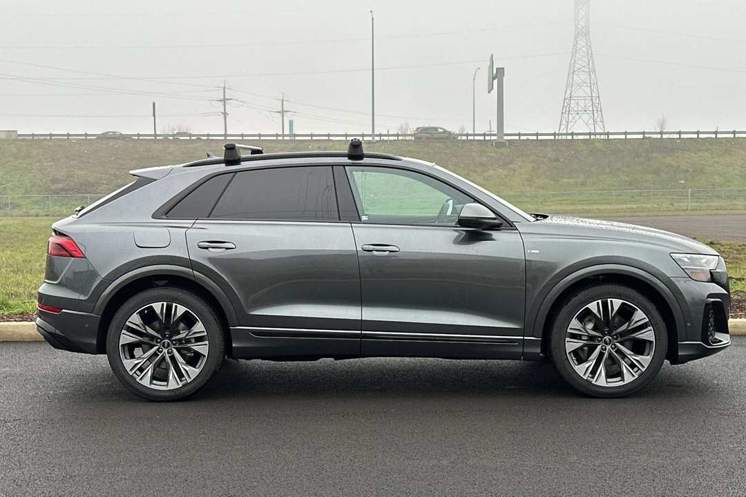 2026 Audi Q8 - Image 2