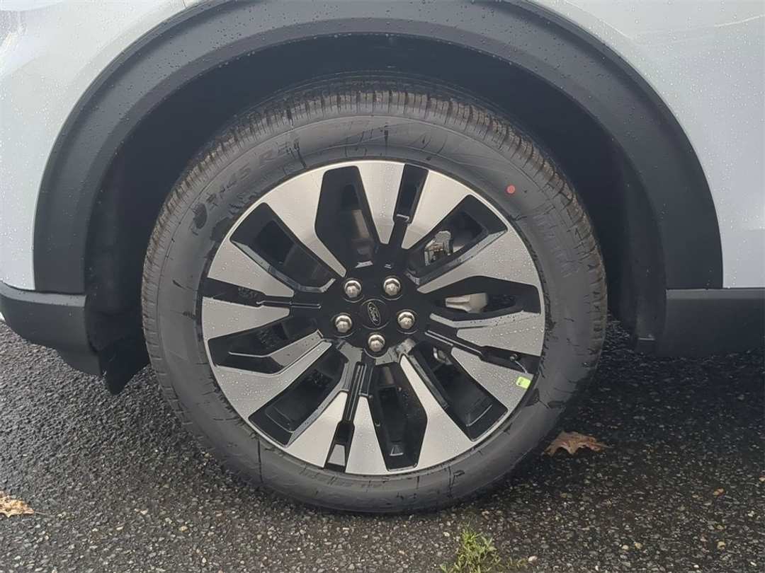 2026 Ford Explorer Platinum - Image 35