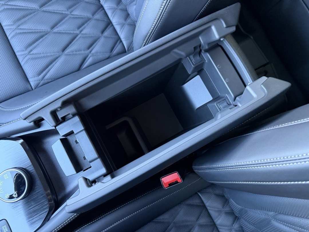 2026 Nissan Rogue Platinum - Image 31