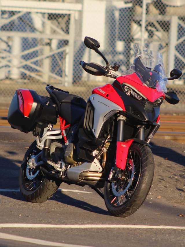 2022 Ducati Multistrada V4 S Travel & Radar Spoked Wheel