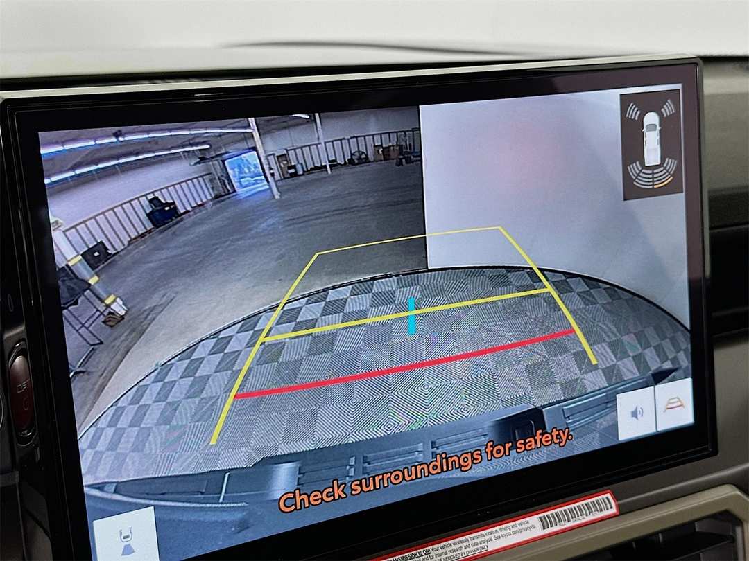 2025 Toyota Tacoma TRD Off Road - Image 14