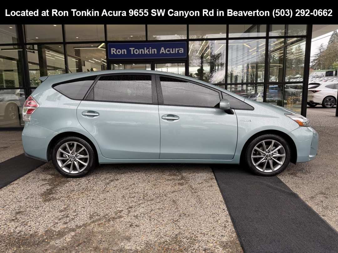 2015 Toyota Prius V Five - Image 8