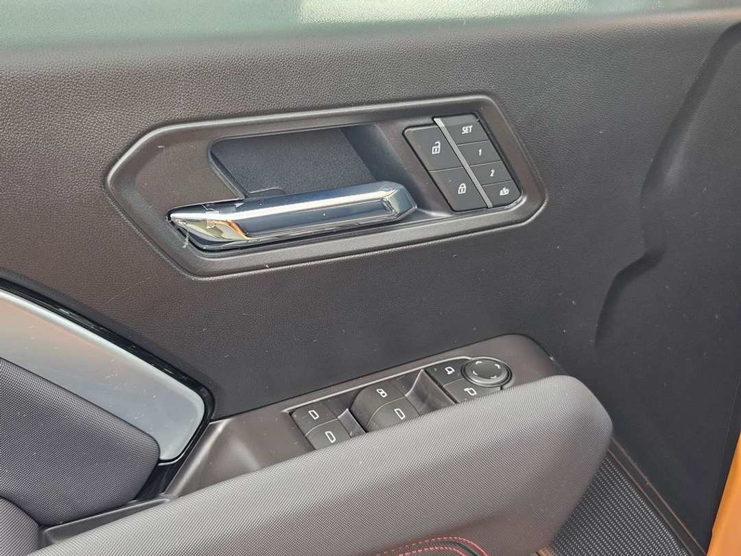 2026 Chevrolet Colorado Z71 - Image 11