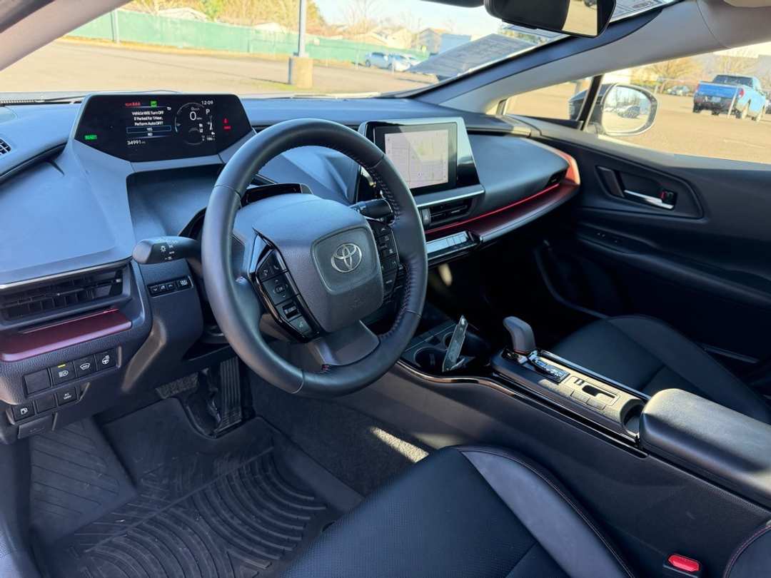 2024 Toyota Prius Prime XSE - Image 16