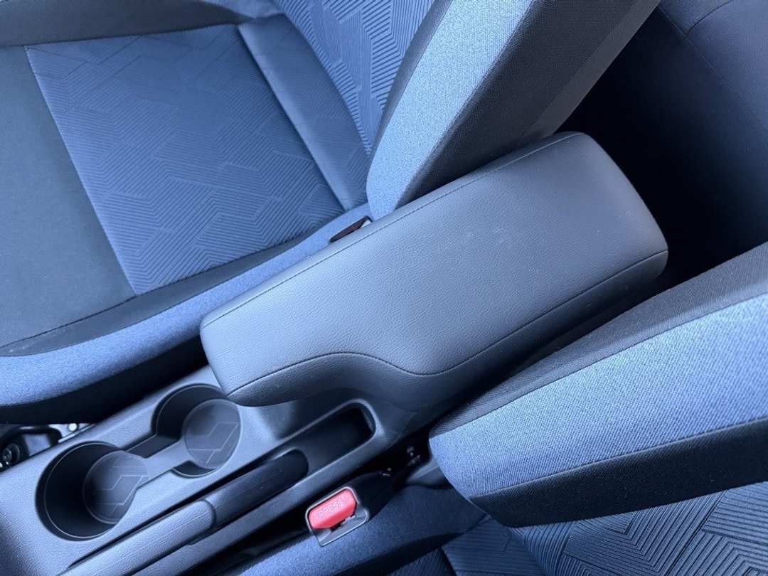 2025 Nissan Versa 1.6 SV - Image 24