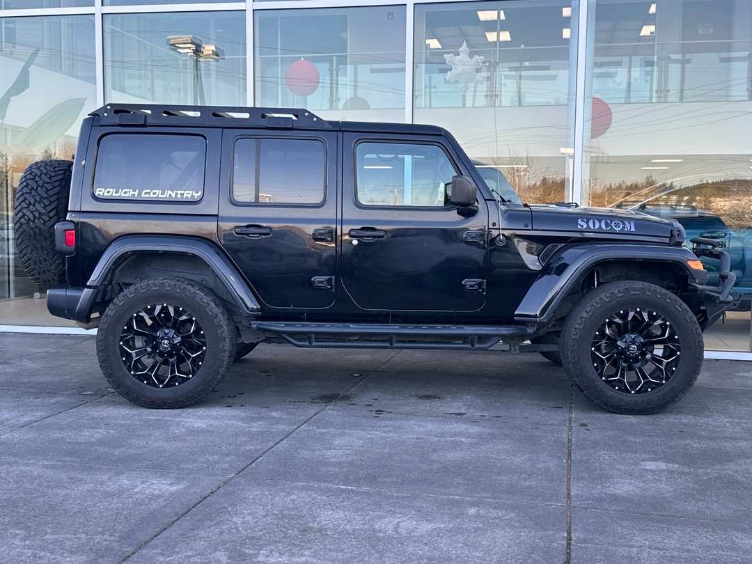 2019 Jeep Wrangler Unlimited Sahara - Image 2