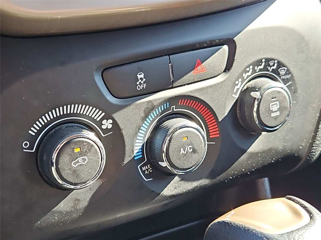 2018 Jeep Cherokee Altitude - Image 33