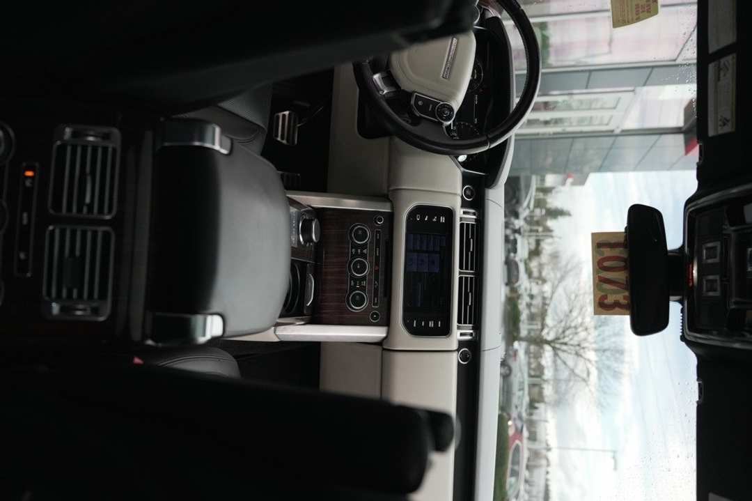 2015 Land Rover Range Rover 5.0L V8 Supercharged - Image 19