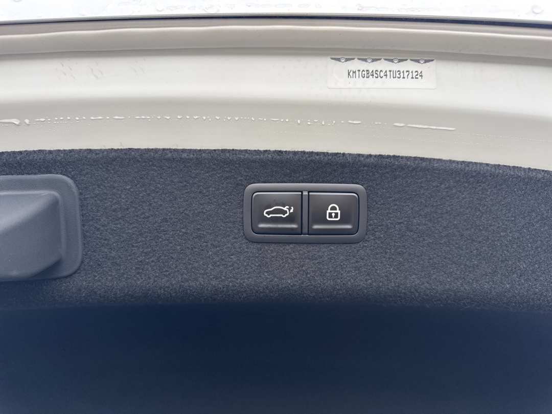 2026 Genesis G80 2.5T - Image 15