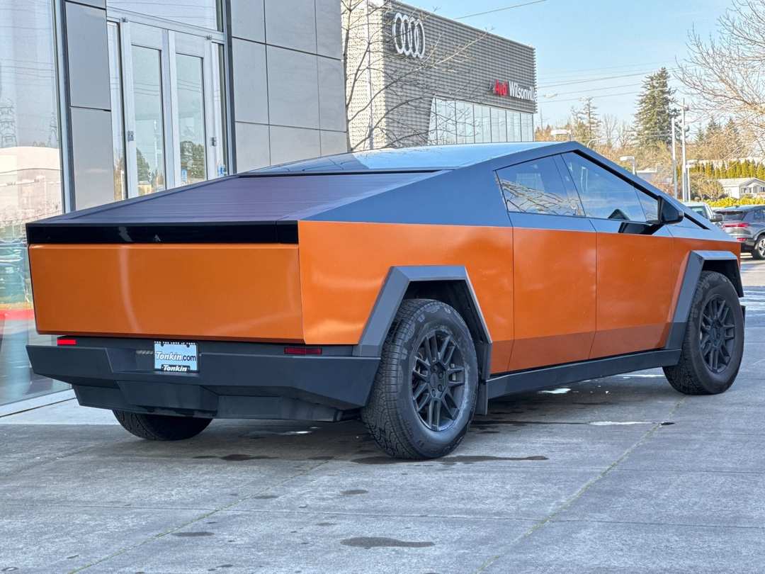 2024 Tesla Cybertruck Base - Image 3