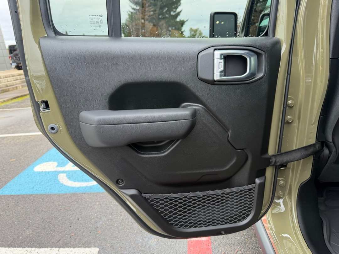 2026 Jeep Wrangler Rubicon - Image 28