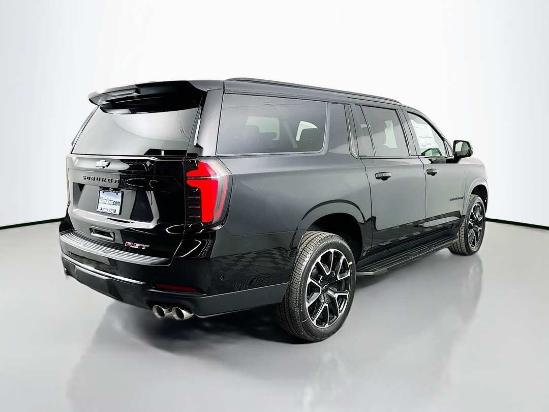 2026 Chevrolet Suburban RST - Image 7