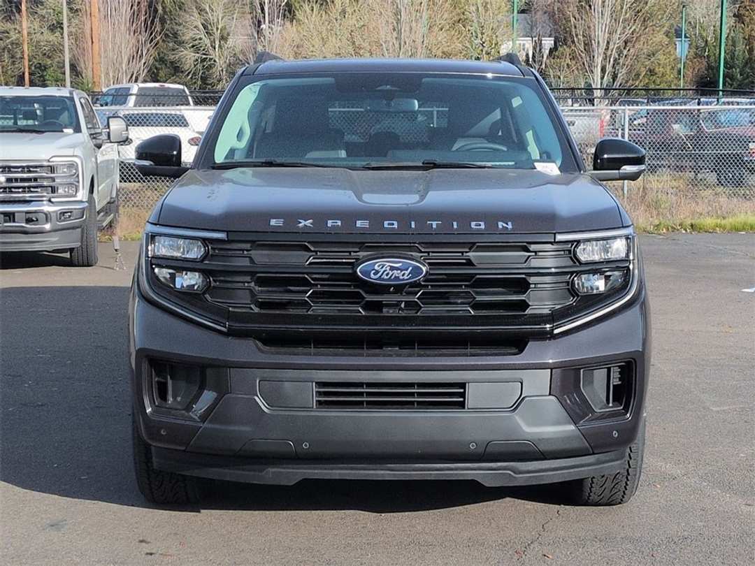 2026 Ford Expedition Max Active - Image 8