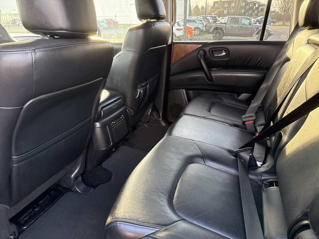 2023 Nissan Armada SL - Image 18