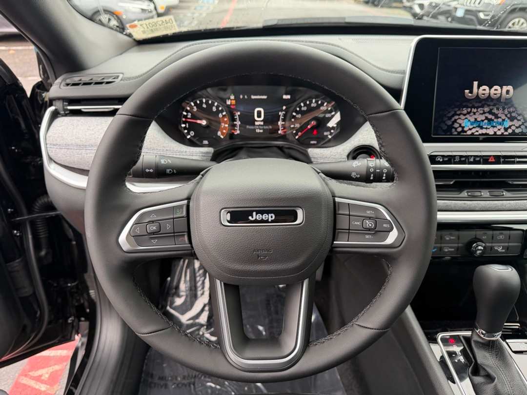 2026 Jeep Compass Latitude - Image 18