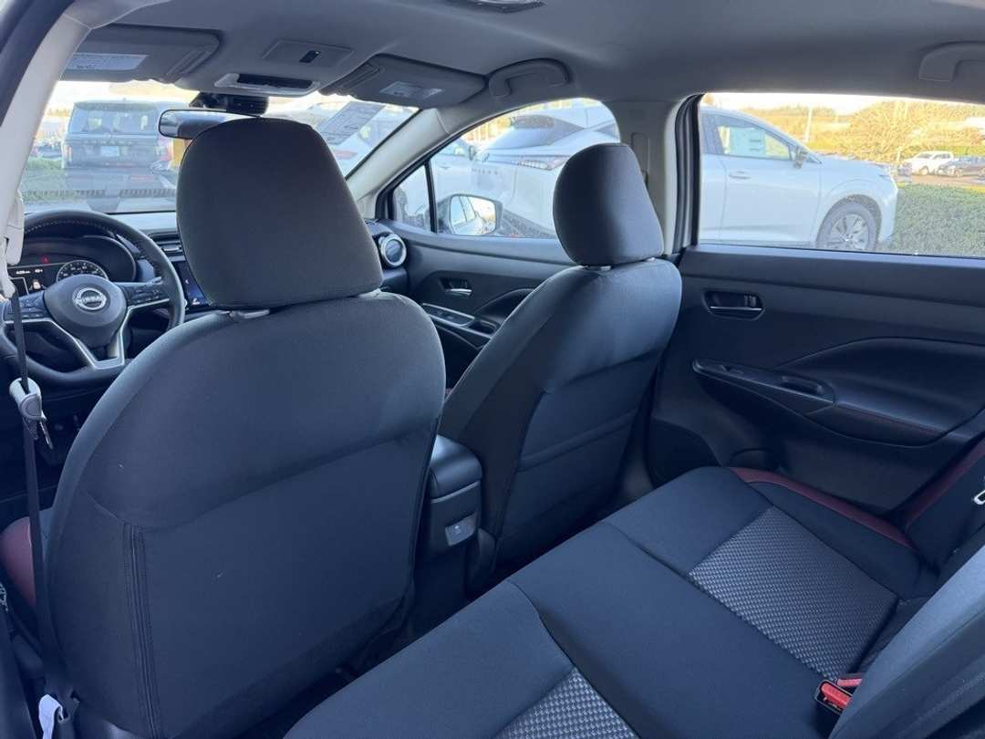 2025 Nissan Versa 1.6 SR - Image 29