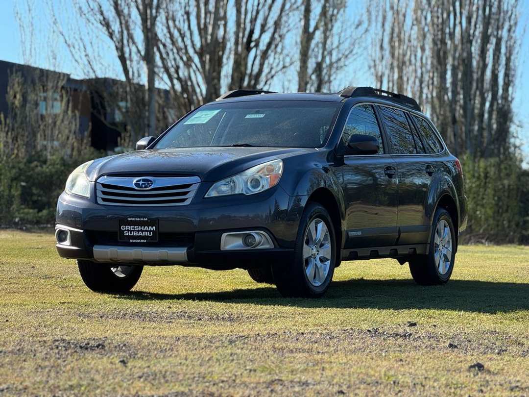 2011 Subaru Outback 2.5i - Image 3