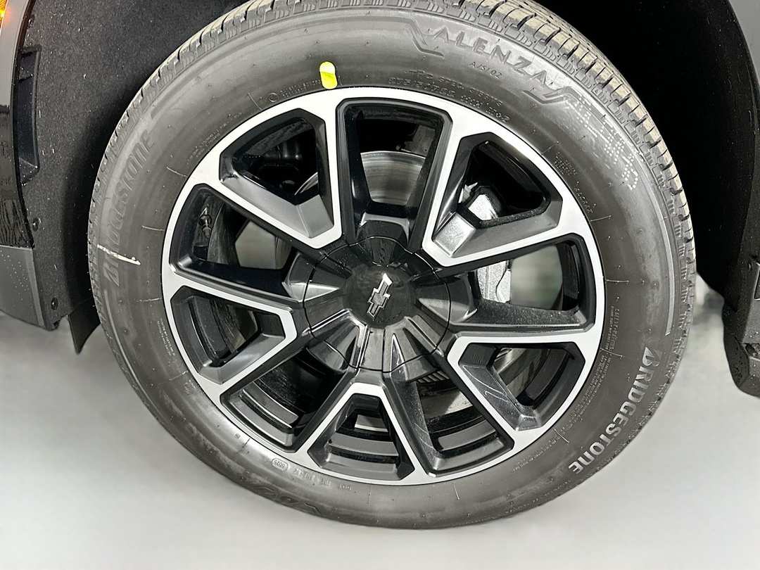 2026 Chevrolet Suburban RST - Image 34