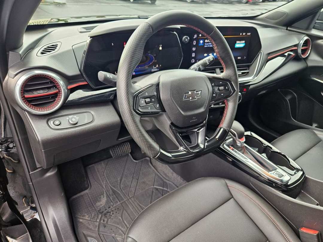 2025 Chevrolet Trax 2RS - Image 13