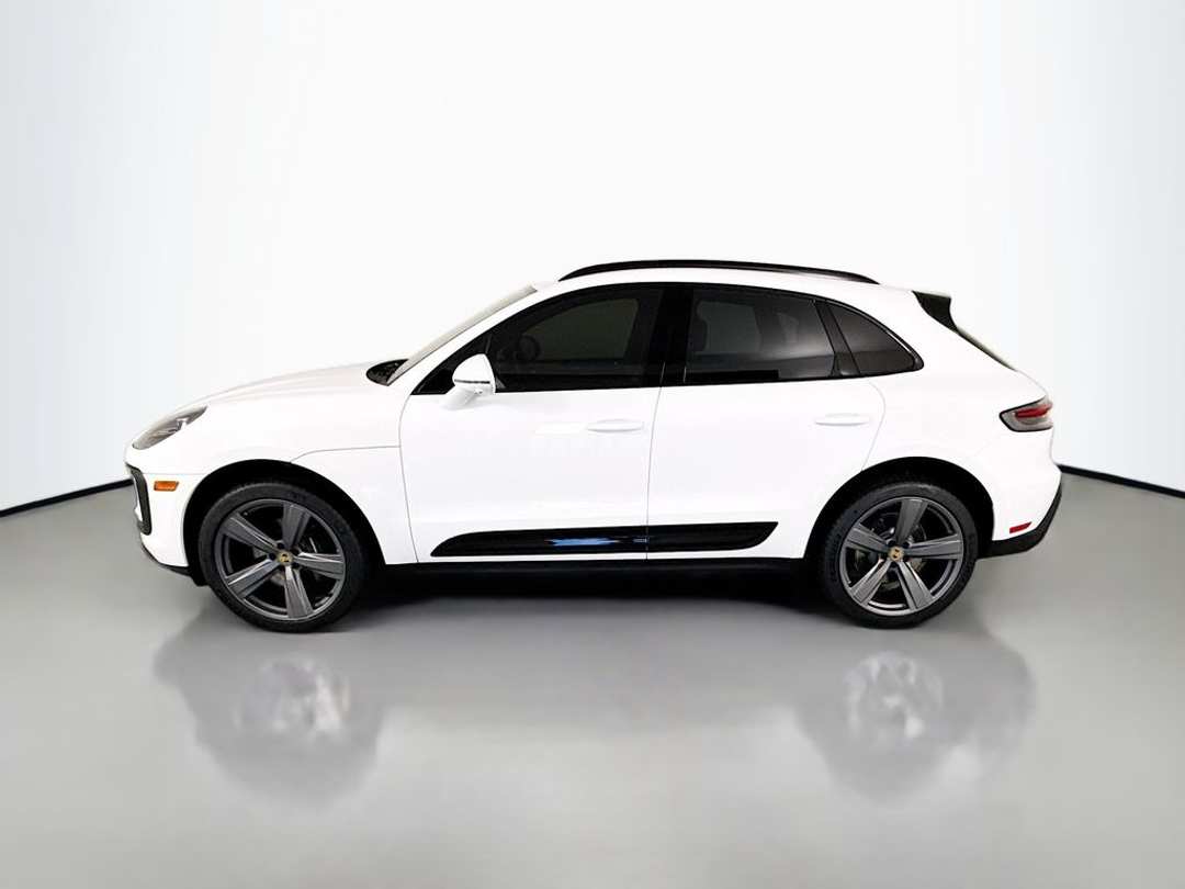 2023 Porsche Macan - Image 2