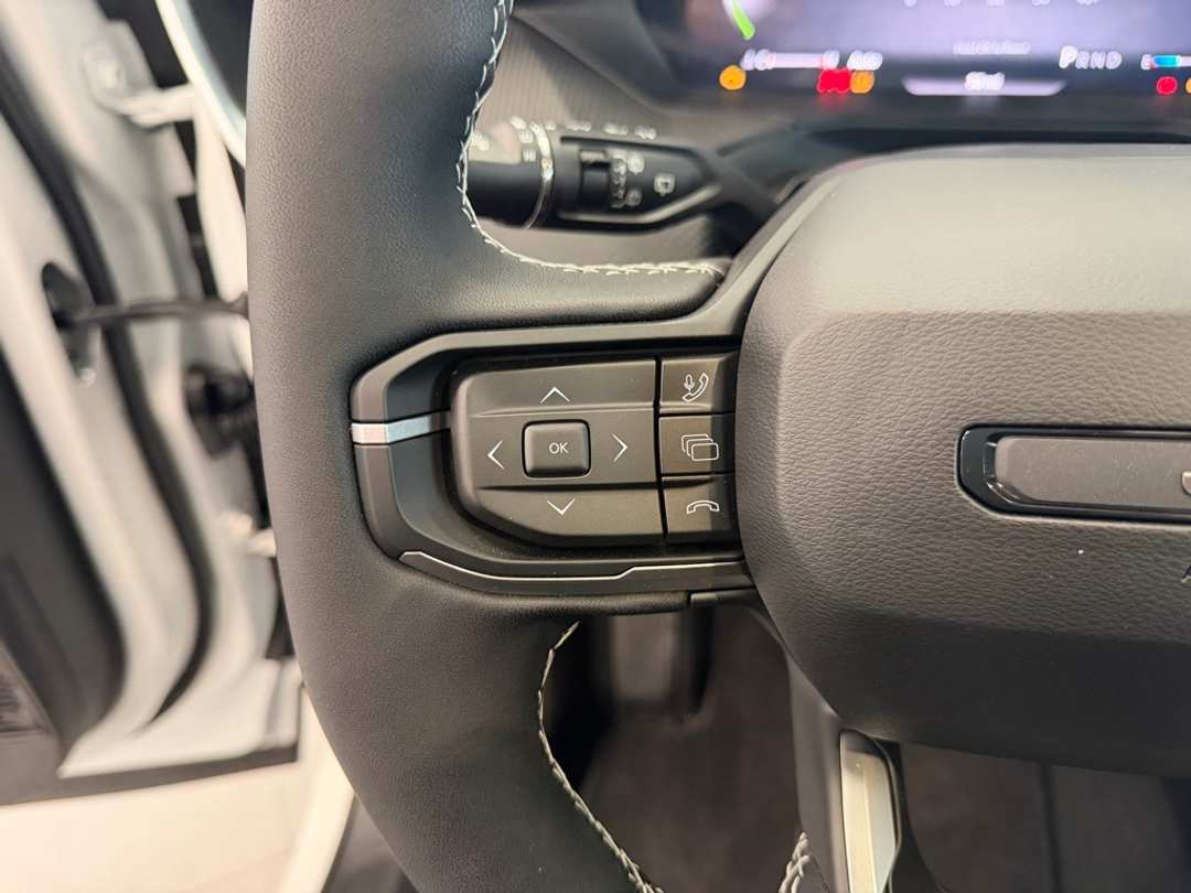 2026 Jeep Cherokee Overland - Image 21