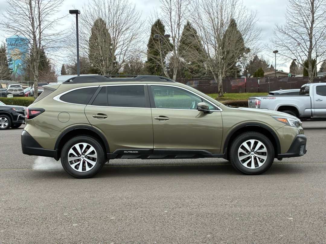 2021 Subaru Outback Premium - Image 8