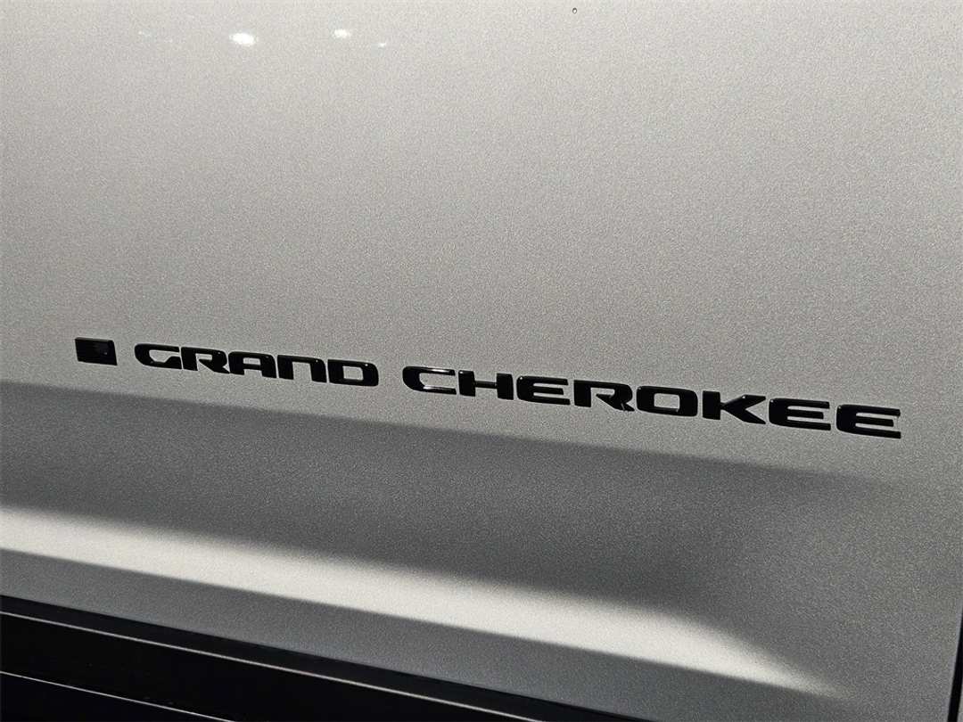 2025 Jeep Grand Cherokee Limited - Image 33