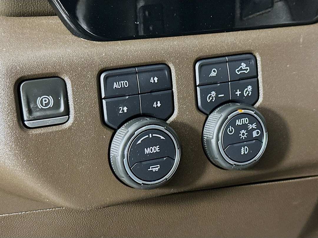 2022 Chevrolet Silverado 1500 LTZ - Image 11