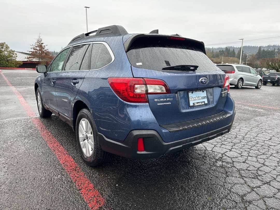 2019 Subaru Outback 2.5i Premium - Image 6