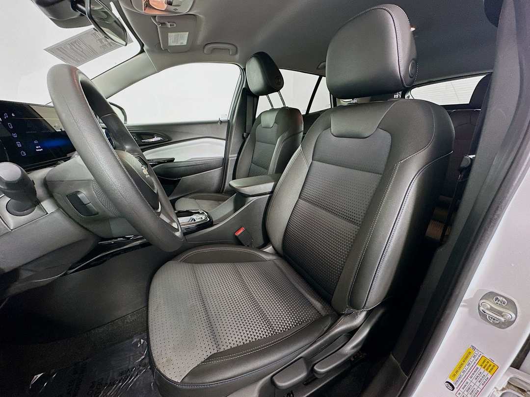 2025 Chevrolet Trax LT - Image 20