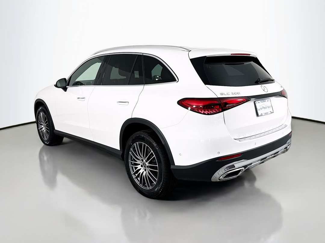 2026 Mercedes-Benz GLC GLC 300 - Image 3