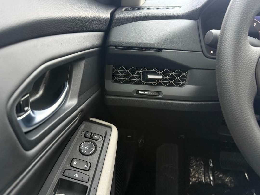 2025 Honda Accord SE - Image 23