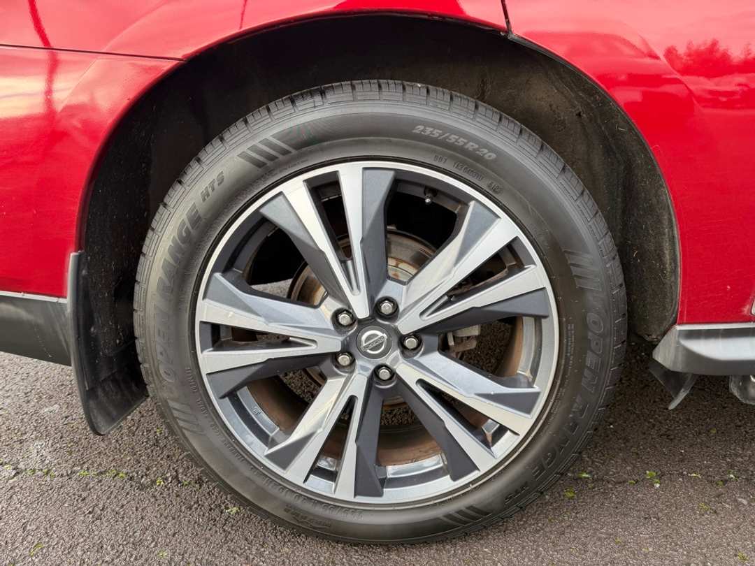 2019 Nissan Pathfinder Platinum - Image 9