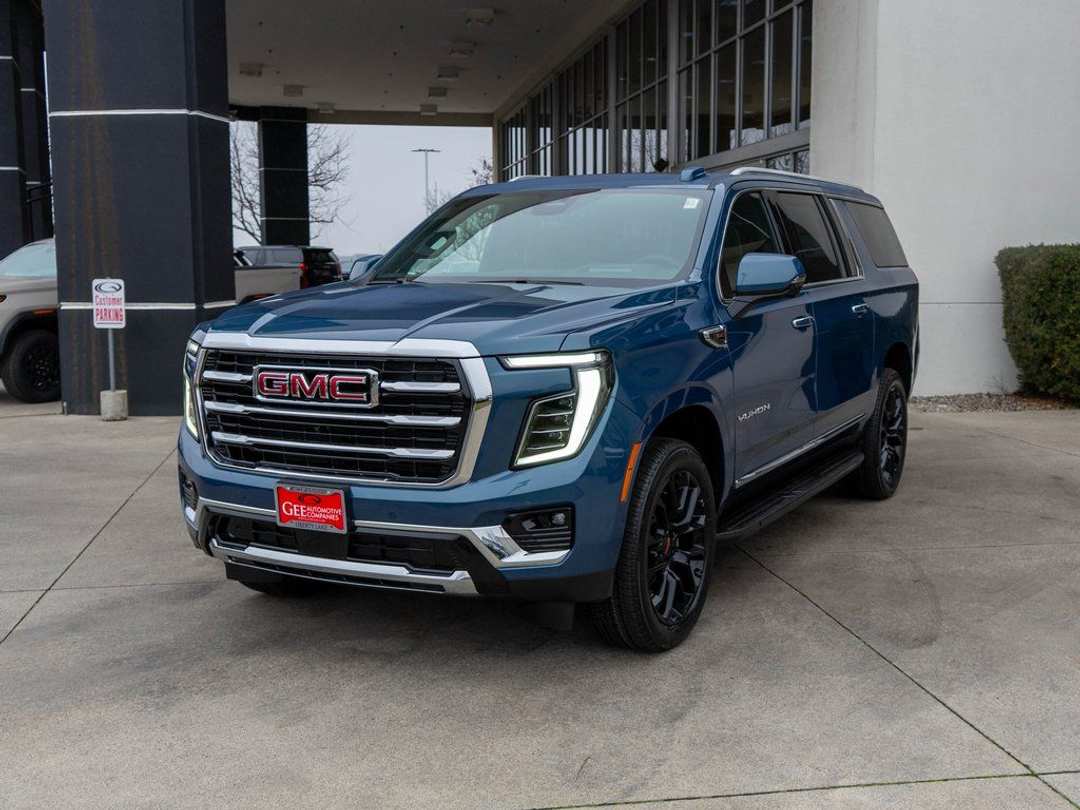 2026 GMC Yukon Xl Elevation - Image 3