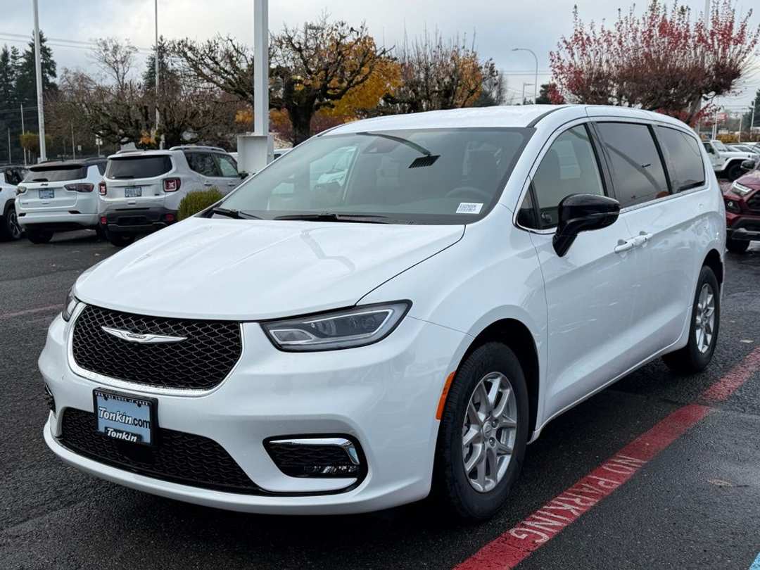 2026 Chrysler Pacifica Select - Image 3