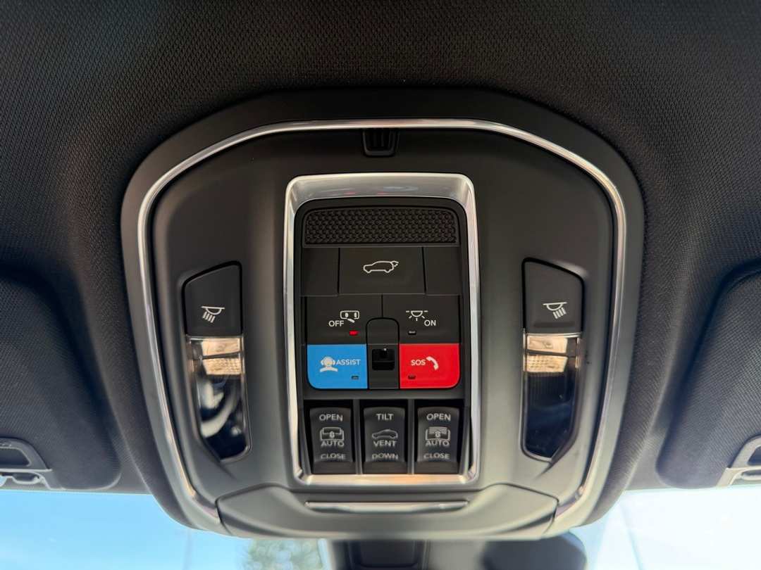 2025 Jeep Grand Cherokee Limited - Image 28