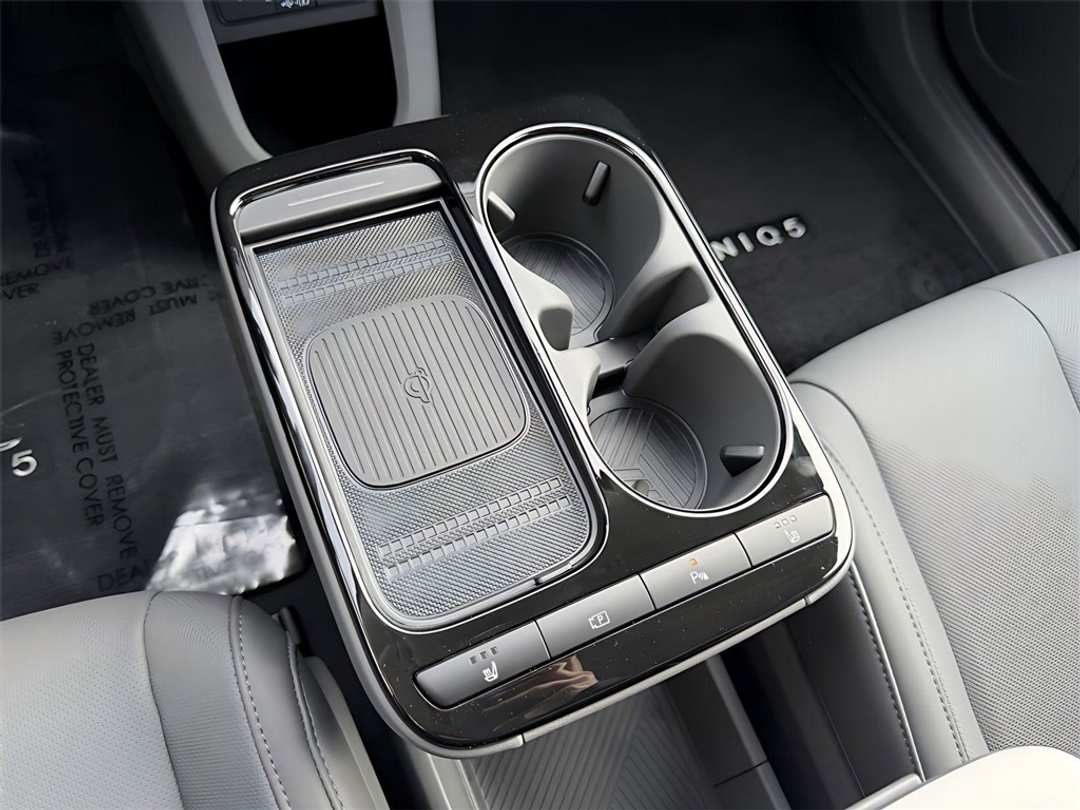 2026 Hyundai Ioniq 5 SEL - Image 24