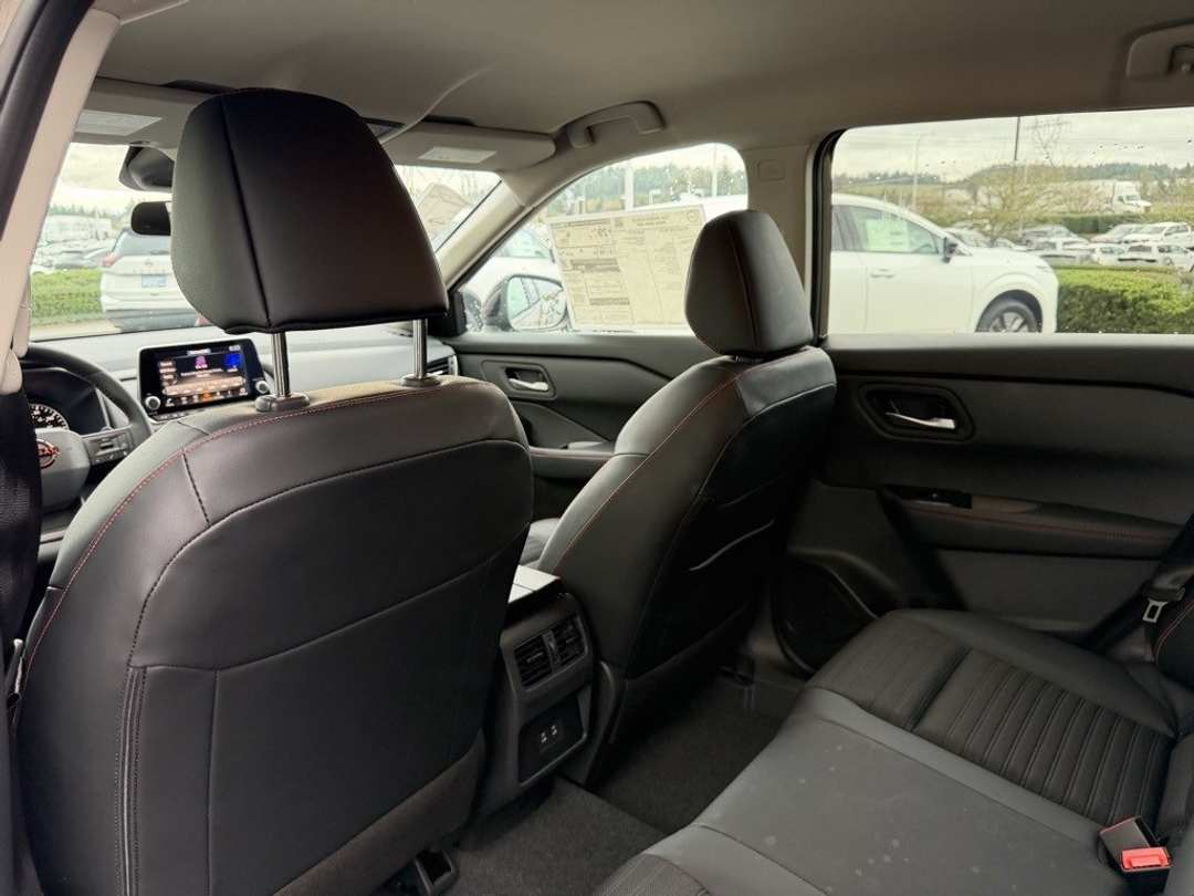 2026 Nissan Rogue Rock Creek - Image 31