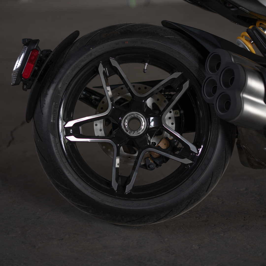 2025 Ducati Xdiavel V4 - Image 12