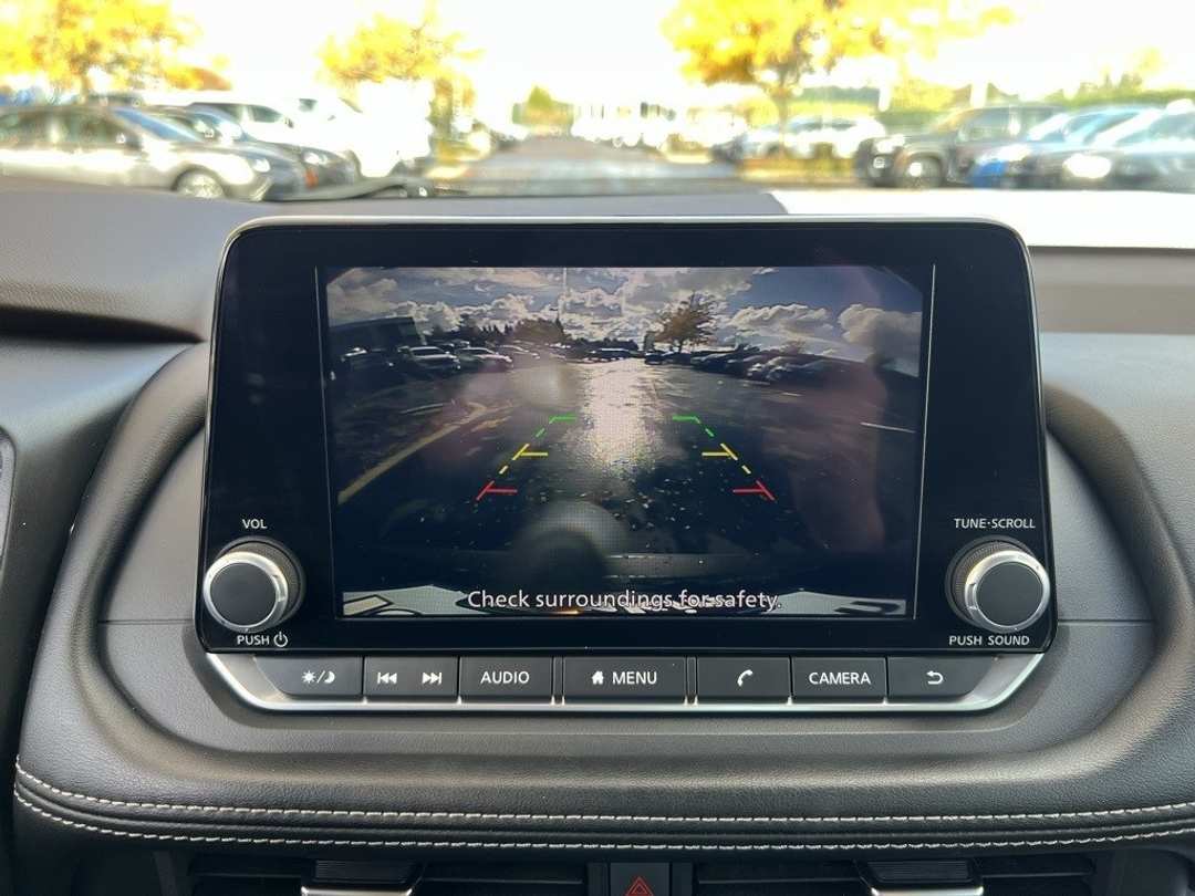 2023 Nissan Rogue SV - Image 20