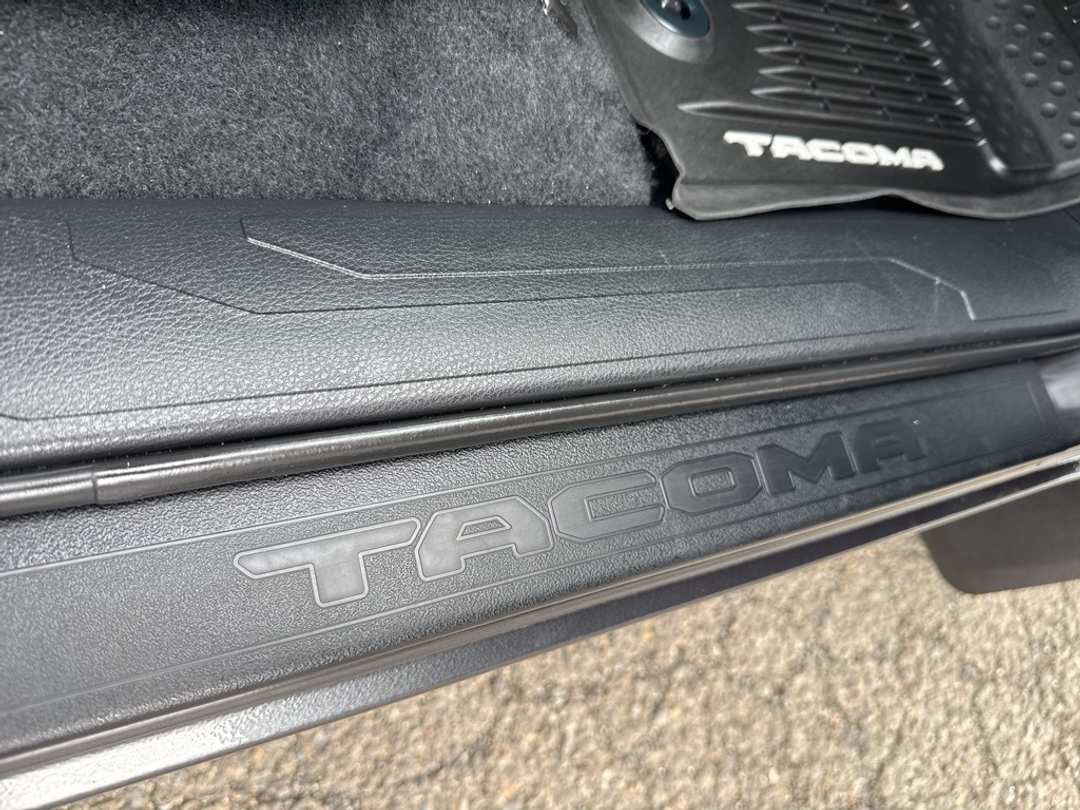 2019 Toyota Tacoma TRD OffRoad - Image 29