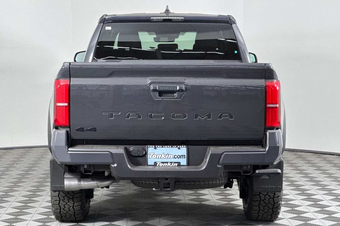 Toyota Tacoma - Image 4