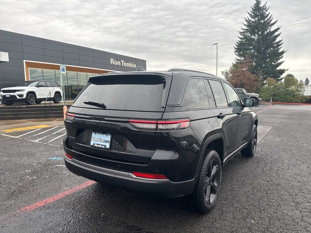 2026 Jeep Grand Cherokee Limited - Image 7