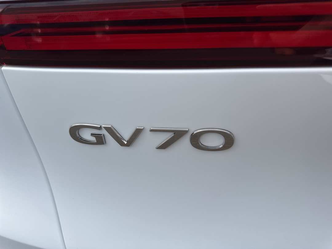 2026 Genesis Gv70 2.5T Sport Prestige - Image 10