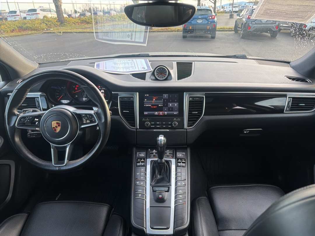 2018 Porsche Macan Base - Image 27