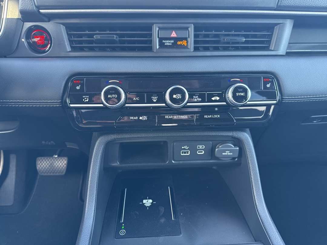 2025 Honda Pilot Touring - Image 29