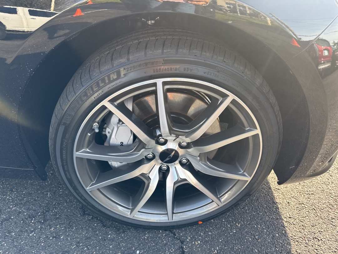 2026 Genesis G70 2.5T - Image 9