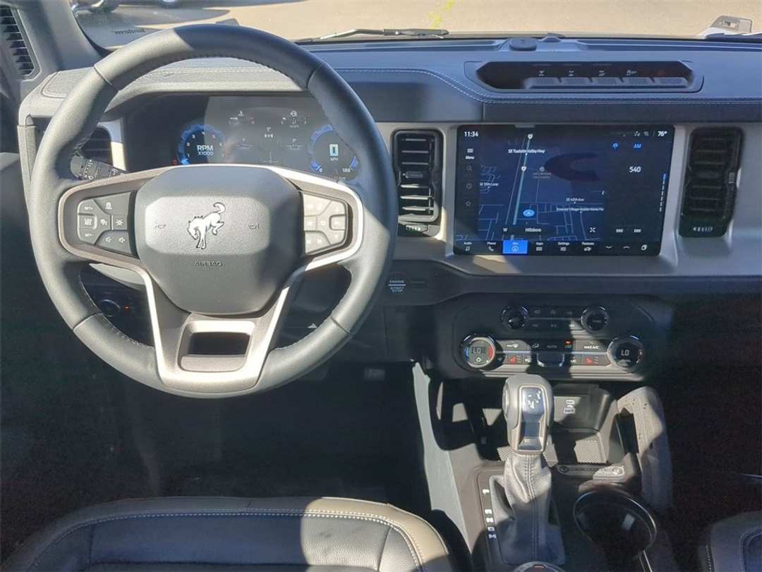 2025 Ford Bronco Outer Banks - Image 23