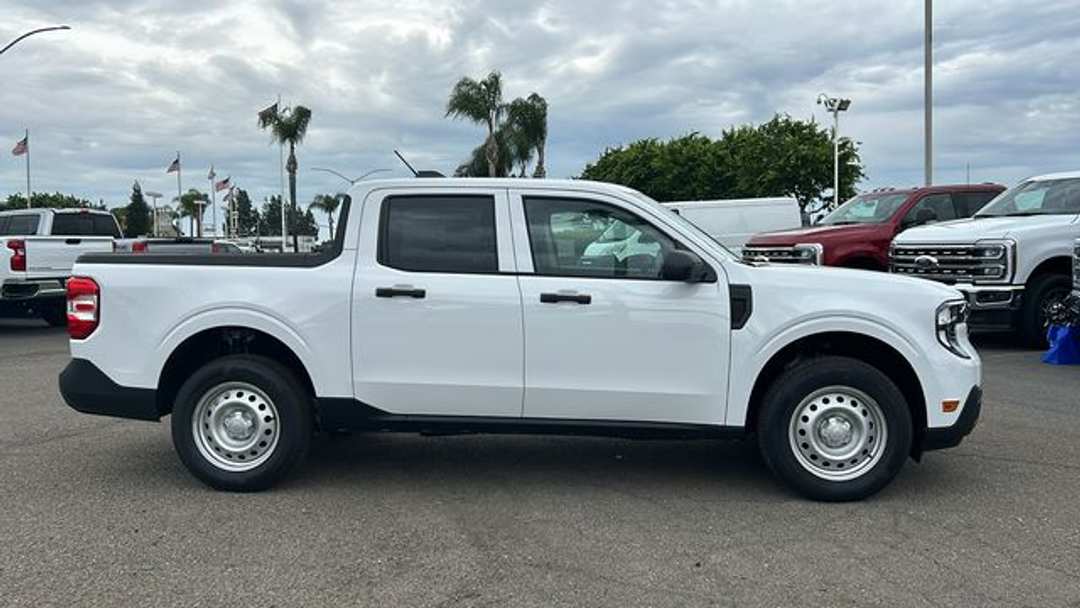 2026 Ford Maverick XL - Image 2