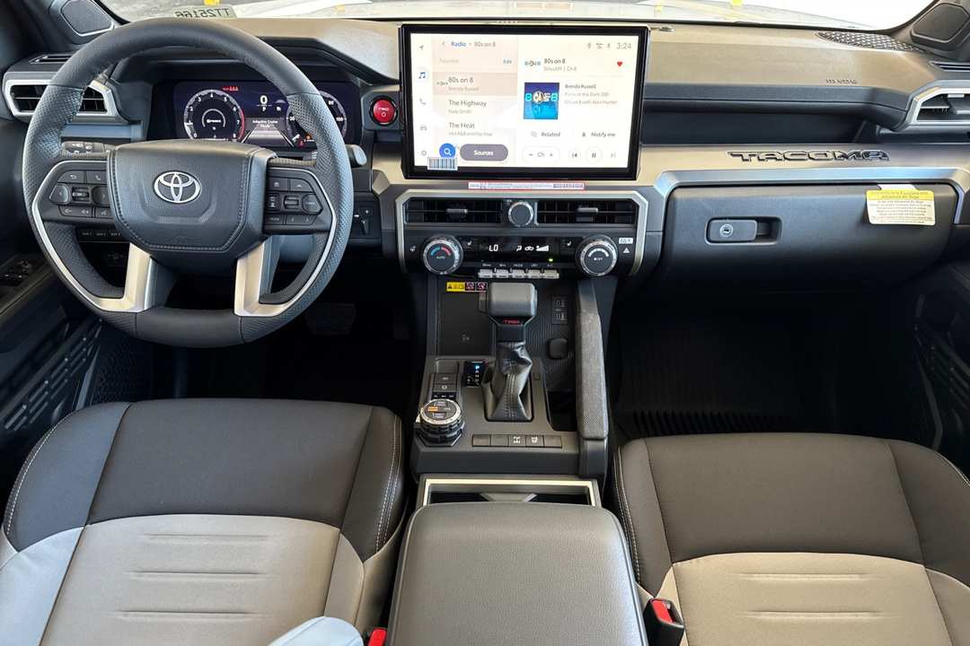 2025 Toyota Tacoma TRD Off Road - Image 13